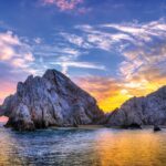 5 playas escondidas dentro de cuevas, acantilados y túneles a las que solo llegas con un poco de aventura »